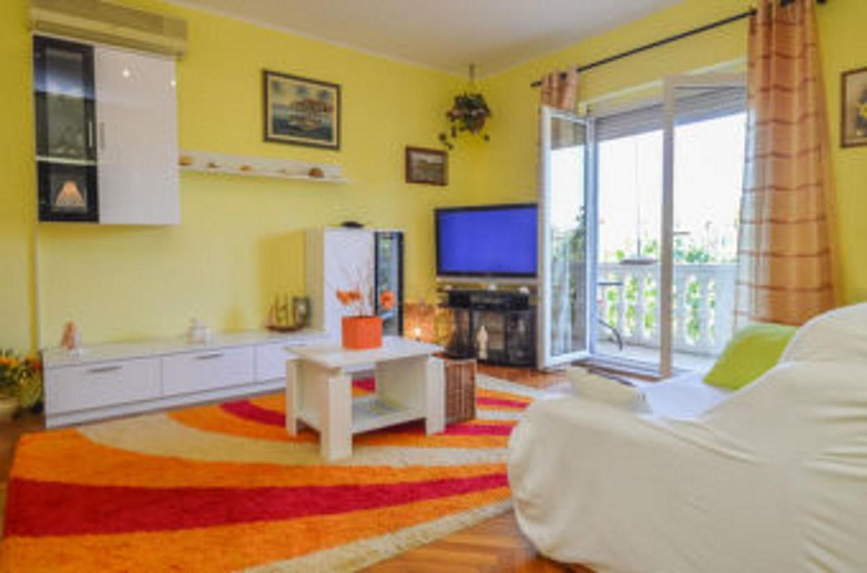 Apartmens Zara Apartment ชิเบนิก ภายนอก รูปภาพ