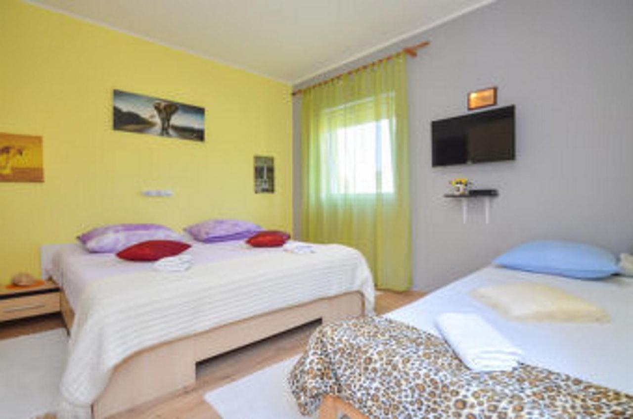 Apartmens Zara Apartment ชิเบนิก ภายนอก รูปภาพ