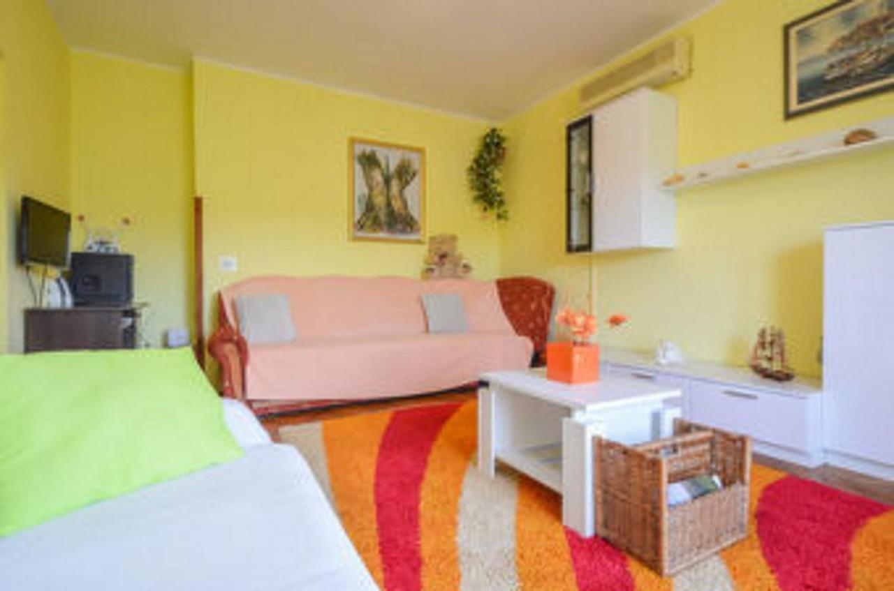 Apartmens Zara Apartment ชิเบนิก ภายนอก รูปภาพ